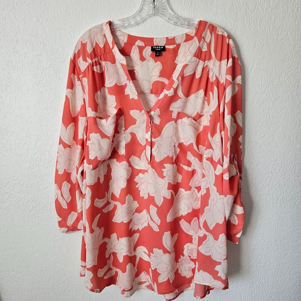 Torrid Harper Georgette Coral and White Floral Top 3/4 sleeve Sz 4